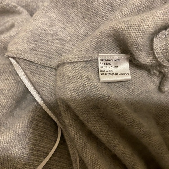 Antonio Melani 100% Cashmere Turtleneck Sweater - Picture 9 of 11